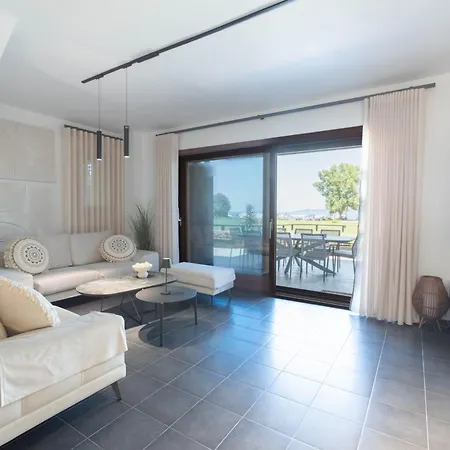 Azure Koumitsa Villa *