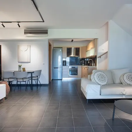 Azure Koumitsa Villa Nea Roda