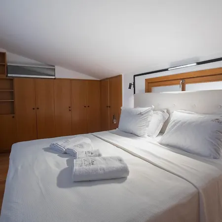 Azure Koumitsa Villa Nea Roda